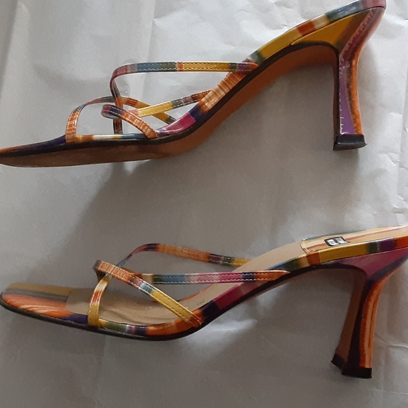 Stuart weitzman shoes, size 7 1/2, multicolored. - Picture 5 of 5